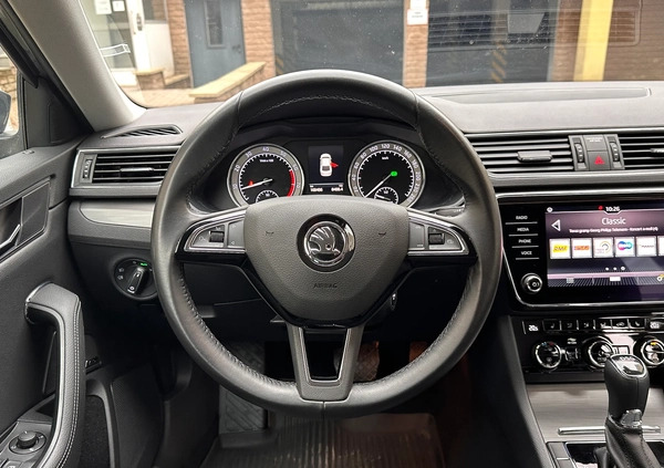 Skoda Superb cena 89800 przebieg: 168500, rok produkcji 2020 z Pelplin małe 352